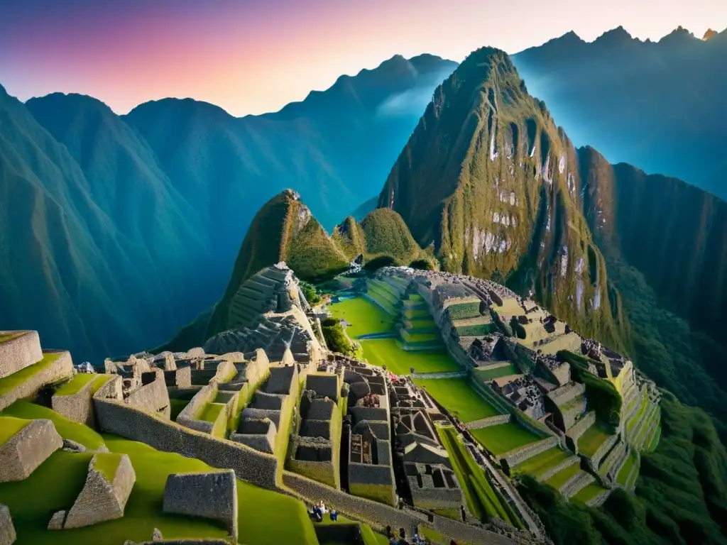 Machu Picchu: Ruinas ancestrales al atardecer Machu Picchu al atardecer, con descuentos exclusivos rutas legendarias
