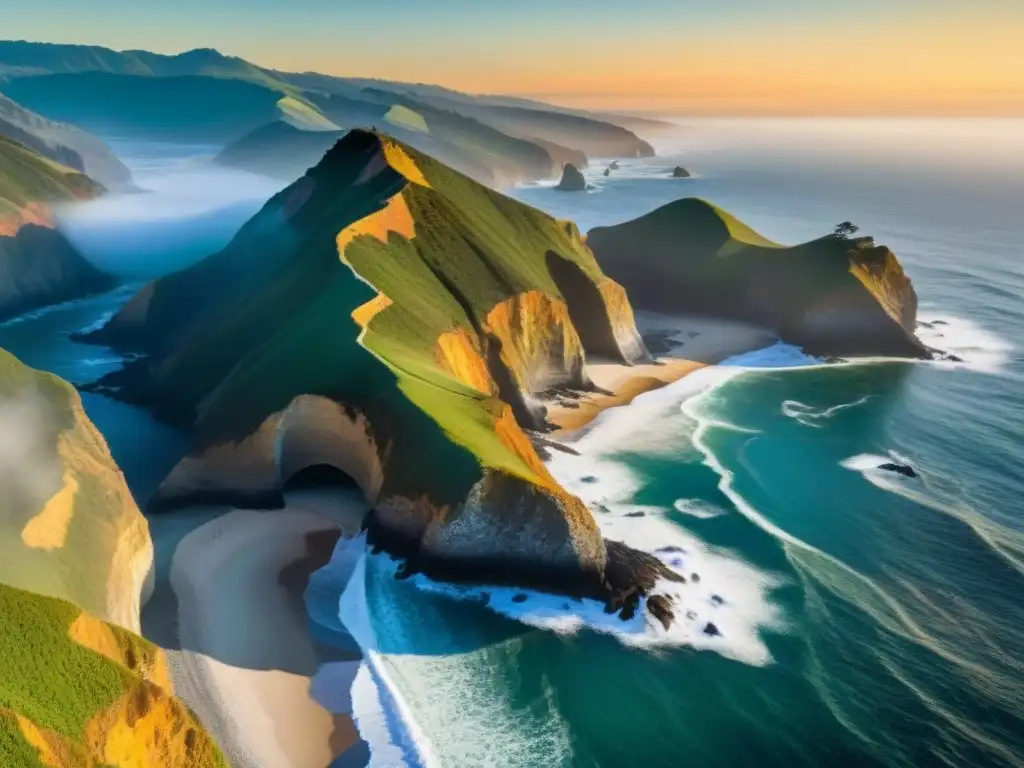 Exploración acuática en la costa de Highway 101: olas, acantilados, ballenas y un atardecer dorado